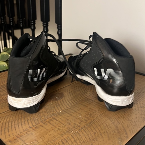 Under Armour Cleats - Size 10 - Picture 5 of 7